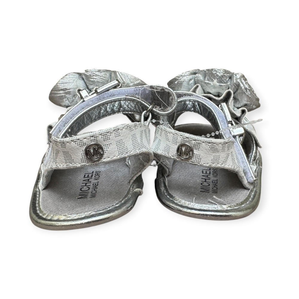 Michael Kors Baby Carina Silver Metallic Floral Rose Crib Sandals Size 3 USA - Picture 3 of 4